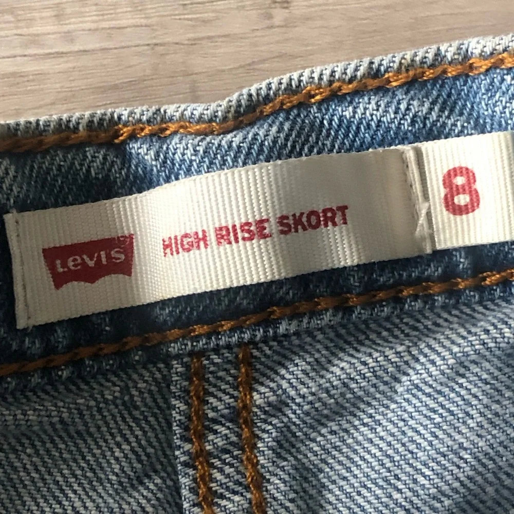 Girls size 8 Levi's® High Rise Cargo Jean Skort
